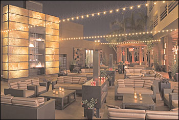 Marriott Marina del Rey - Glow Bar